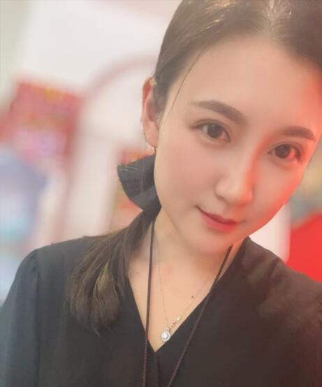 张倩