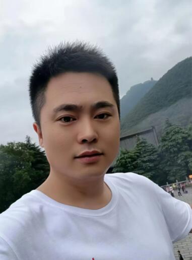 李铭潇