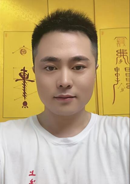 李铭潇