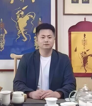 李铭潇