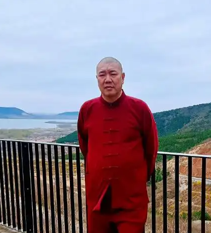 魏银君