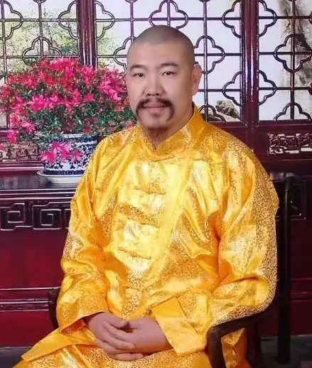 魏银君