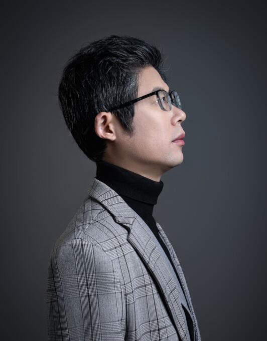 秦万峰