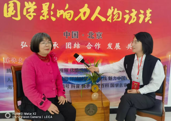 谢曼君